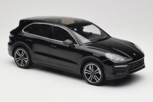 Porsche Cayenne 958 Turbo S Černý Minichamps 1:18 155066070 Kov – obrázek 4 z 6