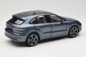 Porsche Cayenne 958 Turbo S Blue Metallic Minichamps 1:18 110066070 Kov – obrázek 3 z 8