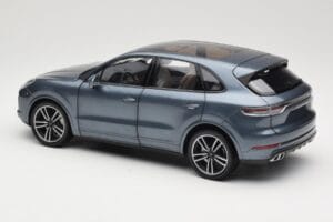 Porsche Cayenne 958 Turbo S Blue Metallic Minichamps 1:18 110066070 Kov – obrázek 7 z 8