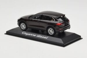 Porsche Cayenne 958 Diesel Acajou Brown Minichamps 1:43 WAP0200030E Kov – obrázek 3 z 4