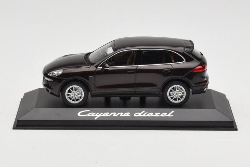 Porsche Cayenne 958 Diesel Acajou Brown Minichamps 1:43 WAP0200030E Kov