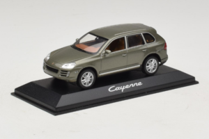 Porsche Cayenne Grey Metallic Minichamps 1:43 WAP02061317 Kov – obrázek 2 z 4