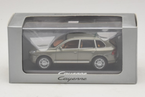 Porsche Cayenne Grey Metallic Minichamps 1:43 WAP02061317 Kov – obrázek 4 z 4