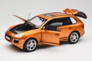 Porsche Cayenne GTS Lava Orange Norev 1:18 187535 Kov – obrázek 2 z 8