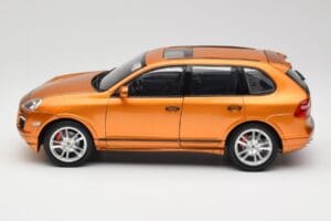 Porsche Cayenne GTS Lava Orange Norev 1:18 187535 Kov – obrázek 4 z 8