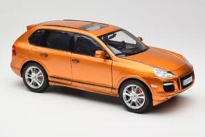 Porsche Cayenne GTS Lava Orange Norev 1:18 187535 Kov – obrázek 6 z 8