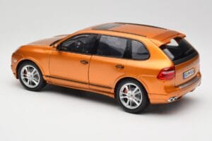 Porsche Cayenne GTS Lava Orange Norev 1:18 187535 Kov – obrázek 7 z 8