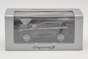 Porsche Cayenne 958 S Blue Metallic Minichamps 1:43 WAP0200060E Kov – obrázek 4 z 4