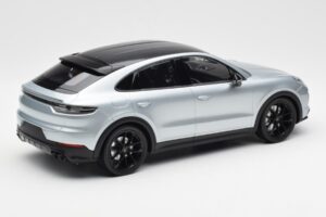 Porsche Cayenne E3 S Coupe Dolo Stříbrný Norev 1:18 WAP0213220K Kov – obrázek 2 z 6