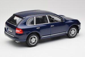 Porsche Cayenne S 9PA Dark Sea Modrý Metalíza Maisto 1:18 31635 Kov – obrázek 3 z 8