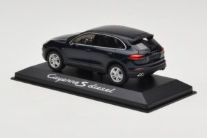 Porsche Cayenne 958 S Diesel Blue Metallic Minichamps 1:43 WAP0200080E Kov – obrázek 3 z 4