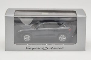 Porsche Cayenne 958 S Diesel Blue Metallic Minichamps 1:43 WAP0200080E Kov – obrázek 4 z 4
