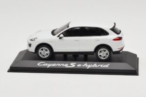 Porsche Cayenne 958 S e-Hybrid Bílý Minichamps 1:43 WAP0200040E Kov