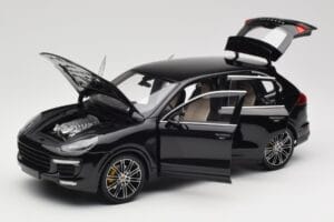 Porsche Cayenne Turbo S 958 Black Metallic Minichamps 1:18 110064000 Kov – obrázek 2 z 8