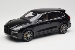 Porsche Cayenne Turbo S 958 Black Metallic Minichamps 1:18 110064000 Kov