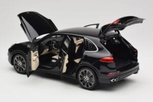 Porsche Cayenne Turbo S 958 Black Metallic Minichamps 1:18 110064000 Kov – obrázek 5 z 8