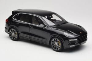 Porsche Cayenne Turbo S 958 Black Metallic Minichamps 1:18 110064000 Kov – obrázek 6 z 8