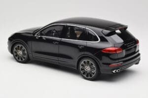 Porsche Cayenne Turbo S 958 Black Metallic Minichamps 1:18 110064000 Kov – obrázek 7 z 8