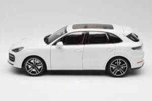 Porsche Cayenne 9YA Turbo Bílý Metallic Minichamps 1:18 155042560 Kov – obrázek 4 z 8