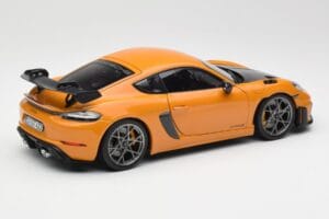 Porsche Cayman GT4 RS 982 Weissach Package Bahama Yellow Norev 1:18 187252 Kov – obrázek 3 z 8