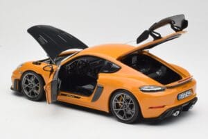 Porsche Cayman GT4 RS 982 Weissach Package Bahama Yellow Norev 1:18 187252 Kov – obrázek 5 z 8