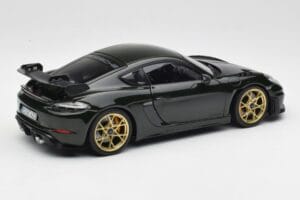 Porsche Cayman GT4 RS 982 Weissach Package Brewster Green Norev 1:18 187250 Kov – obrázek 3 z 8