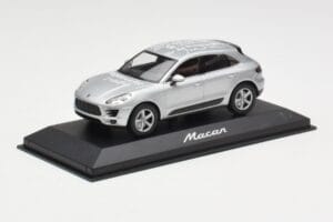 Porsche Macan 95B Silver Grey Metallic Prototyp Minichamps 1:43 WAP0201540E Kov – obrázek 2 z 4