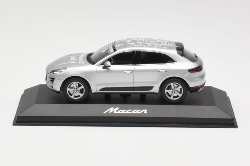 Porsche Macan 95B Silver Grey Metallic Prototyp Minichamps 1:43 WAP0201540E Kov