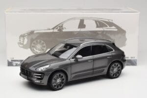 Porsche Macan Turbo 95B Grey Metallic Minichamps 1:18 110062501 Kov – obrázek 8 z 8