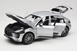 Porsche Macan Turbo 95B Stříbrný Minichamps 1:18 110062504 Kov – obrázek 2 z 8