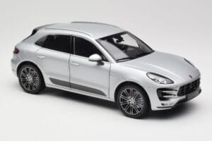 Porsche Macan Turbo 95B Stříbrný Minichamps 1:18 110062504 Kov – obrázek 6 z 8