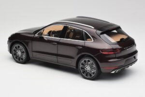 Porsche Macan 95B Turbo Mahagon Metalíza Minichamps 1:18 110062500 Kov – obrázek 7 z 8