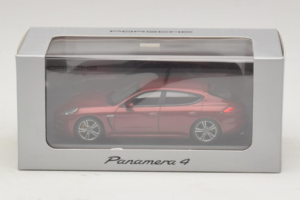 Porsche Panamera 970 4 Red Metallic Minichamps 1:43 WAP0201250E Kov – obrázek 5 z 5