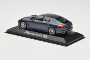 Porsche Panamera 970 4 Modrý Metallic Minichamps 1:43 400068220 Kov – obrázek 3 z 4