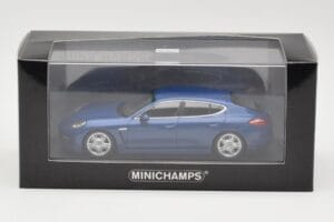 Porsche Panamera 970 4S Blue Metallic Minichamps 1:43 WAP0200419 Kov – obrázek 3 z 3