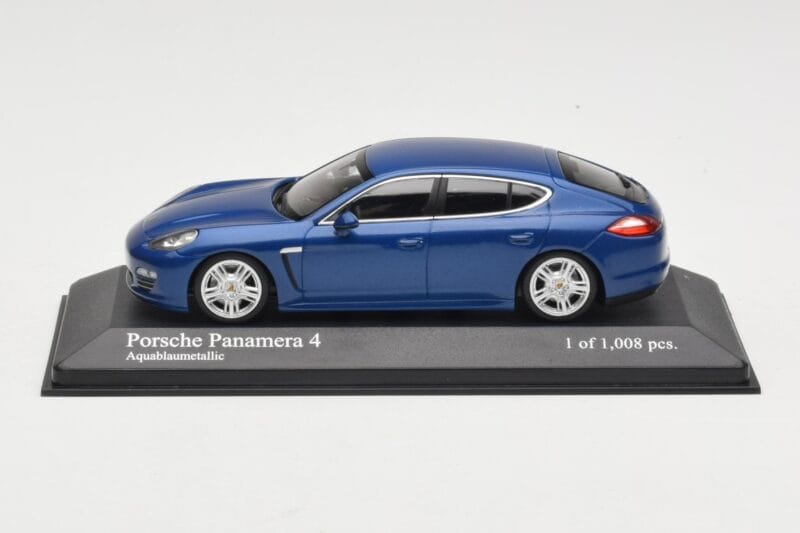 Porsche Panamera 970 4S Blue Metallic Minichamps 1:43 WAP0200419 Kov
