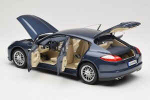 Porsche Panamera 970 S Modrý Minichamps 1:18 WAP02100119 Kov – obrázek 5 z 8