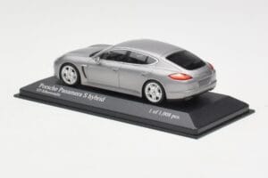 Porsche Panamera 970 S Hybrid Stříbrný Minichamps 1:43 400068250 Kov – obrázek 3 z 4