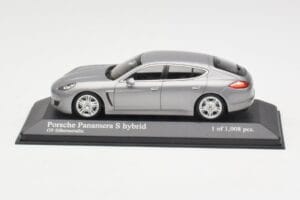 Porsche Panamera 970 S Hybrid Stříbrný Minichamps 1:43 400068250 Kov