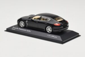 Porsche Panamera 970 Turbo Černý Metallic Minichamps 1:43 400068271 Kov – obrázek 3 z 4