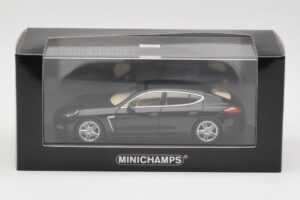 Porsche Panamera 970 Turbo Černý Metallic Minichamps 1:43 400068271 Kov – obrázek 4 z 4