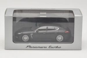 Porsche Panamera 970 Turbo Matt Black Minichamps 1:43 WAP0200270C Kov – obrázek 4 z 4