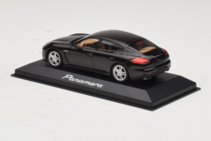 Porsche Panamera 970 Black Metallic Minichamps 1:43 WAP0203900E Kov – obrázek 3 z 5