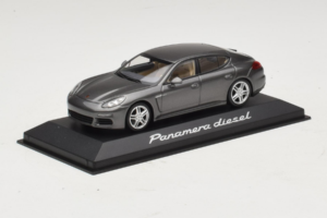 Porsche Panamera 970 Diesel Grey Metallic Minichamps 1:43 WAP0202300E Kov – obrázek 2 z 4