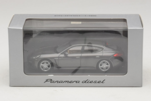 Porsche Panamera 970 Diesel Grey Metallic Minichamps 1:43 WAP0202300E Kov – obrázek 4 z 4