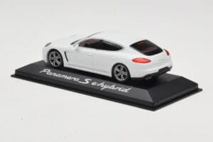 Porsche Panamera 970 S e-Hybrid Bílý Minichamps 1:43 WAP0207200E Kov – obrázek 3 z 3
