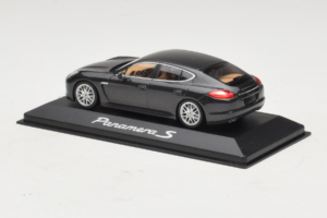 Porsche Panamera 970 S Grey Metallic Minichamps 1:43 WAP02000219 Kov – obrázek 3 z 4