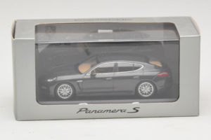 Porsche Panamera 970 S Grey Metallic Minichamps 1:43 WAP02000219 Kov – obrázek 4 z 4