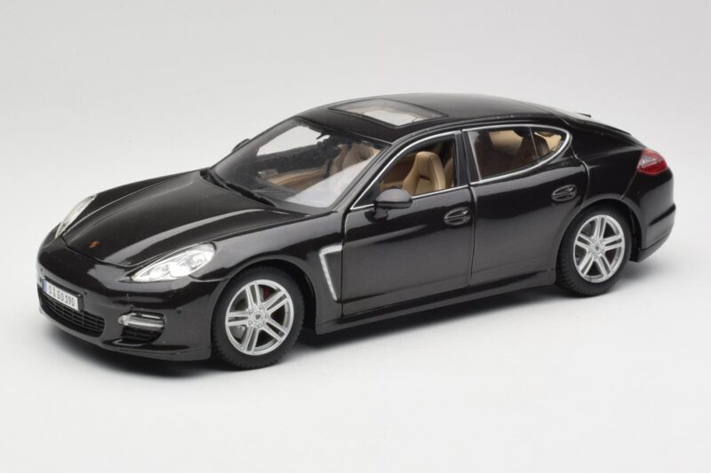 Porsche Panamera Turbo 970 Černý Maisto 1:18 36197 Kov
