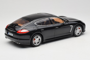 Porsche Panamera 970 Turbo Basalt Black Norev 1:18 WAP02100319 Kov – obrázek 3 z 8